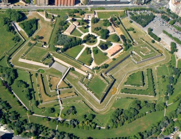 Ciudadela_de_Pamplona_Navarra_pamplona-tour-Earra-Tours